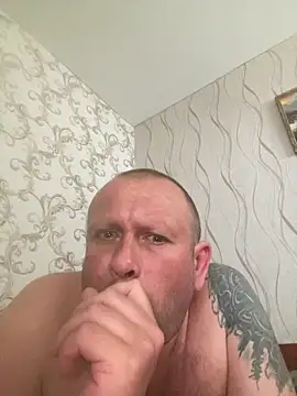 Snapshot of 1981-AZ chatting on 04-13-26, 04:51 1981-AZ online show from 04-13-26, 04:51