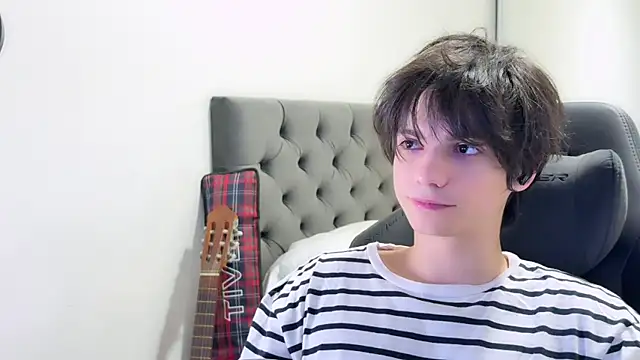 SasukeUhchiaa online show from 12-05-24, 01:14