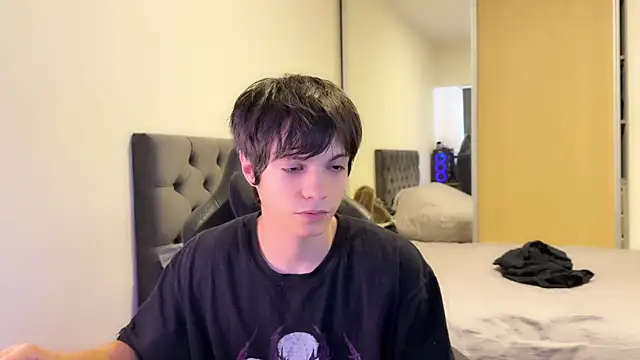 SasukeUhchiaa online show from 03-19-25, 09:37