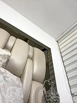 ALISSON FOXXX1 online show from 11-05-25, 10:54