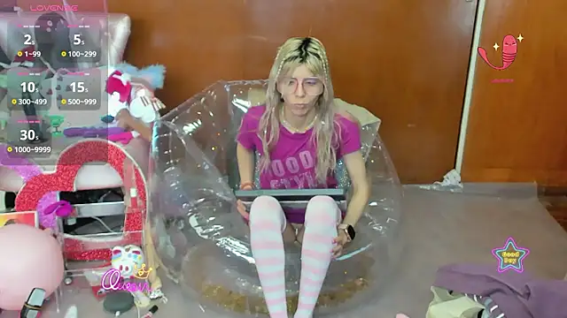 Skinygirl online show from 01-05-26, 06:33