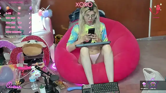 Snapshot of Skinygirl chatting on 07-28-26, 11:26 Skinygirl online show from 07-28-26, 11:26