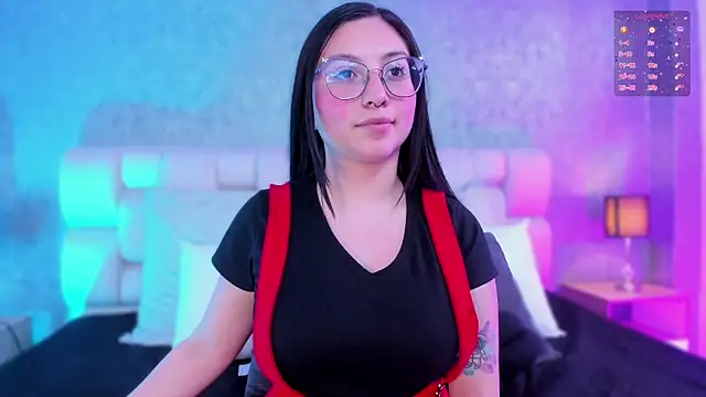 lucy neil online show from 01-31-25, 07:08