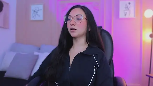 lucy neil online show from 02-10-26, 02:59