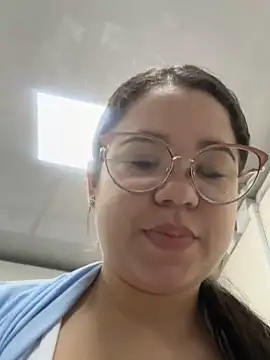 Lucyklein2022 online show from 12-06-24, 01:22