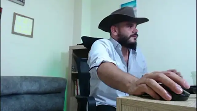 Snapshot of cowboyht chatting on 05-05-26, 08:44 cowboyht online show from 05-05-26, 08:44
