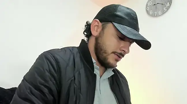 tuyo1995 online show from 01-09-25, 02:22