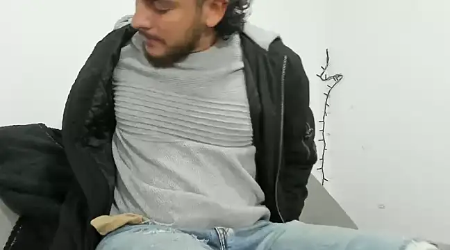 tuyo1995 online show from 02-13-25, 08:03