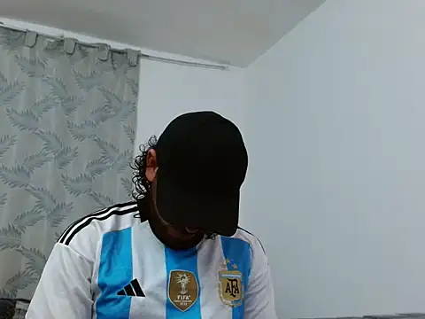 tuyo1995 online show from 09-21-25, 04:47