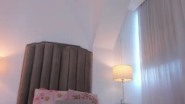 Emma Torres   online show from 06-07-26, 12:42