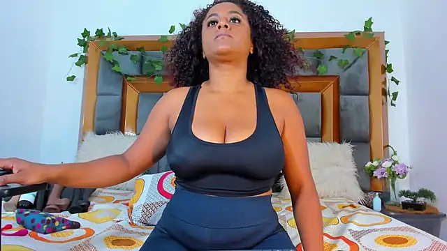 BellaKarla online show from 02-11-25, 07:59