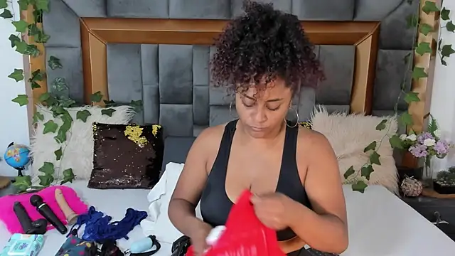 BellaKarla online show from 03-18-25, 07:42