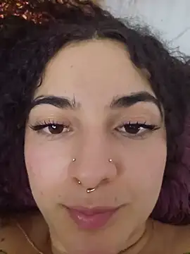 Snapshot of merida_bell18 chatting on 07-05-26, 04:19 merida bell18 online show from 07-05-26, 04:19