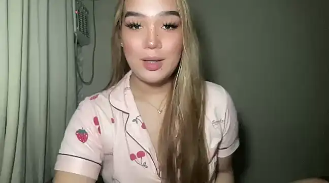 Snapshot of MissCataleyaxxx chatting on 12-26-24, 02:33 MissCataleyaxxx online show from 12-26-24, 02:33