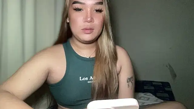 Snapshot of MissCataleyaxxx chatting on 02-18-25, 12:15 MissCataleyaxxx online show from 02-18-25, 12:15