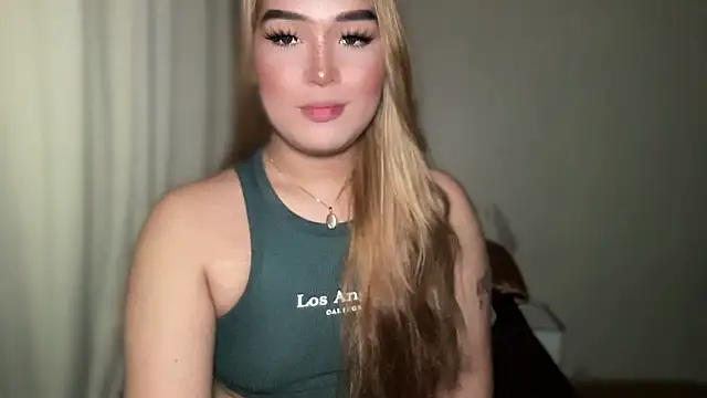 Snapshot of MissCataleyaxxx chatting on 03-19-25, 03:52 MissCataleyaxxx online show from 03-19-25, 03:52