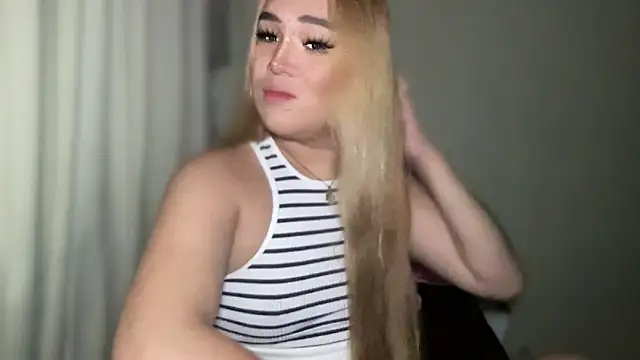 Snapshot of MissCataleyaxxx chatting on 03-22-25, 12:39 MissCataleyaxxx online show from 03-22-25, 12:39