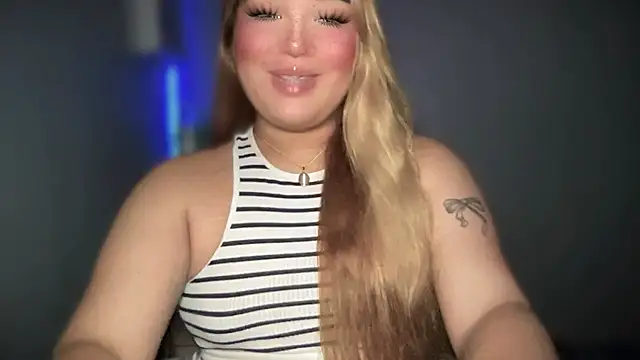 Snapshot of MissCataleyaxxx chatting on 09-14-25, 12:04 MissCataleyaxxx online show from 09-14-25, 12:04