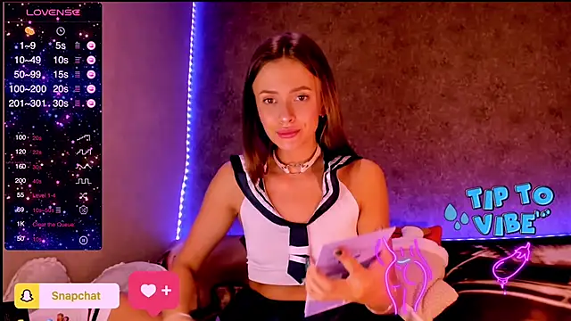 Snapshot of madina_taher chatting on 01-08-25, 10:27 madina taher online show from 01-08-25, 10:27