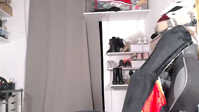 Amai Live online show from 11-20-25, 11:10