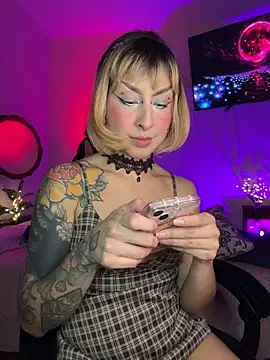 Cinamoonn online show from 04-04-26, 07:55