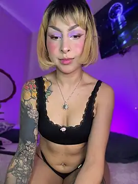 Cinamoonn online show from 04-16-26, 04:08