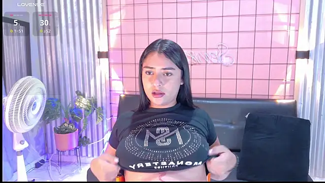 mensia hernandz online show from 10-27-25, 01:48