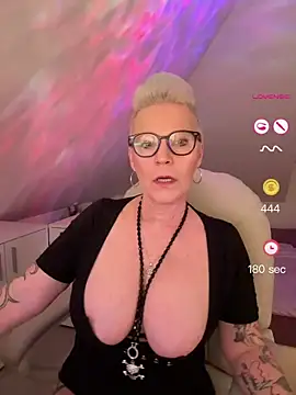 German Milf online show from 05-18-26, 01:06