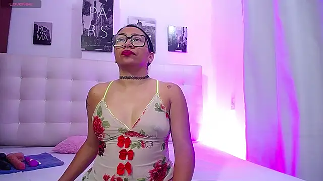 Snapshot of hornywife_ chatting on 03-12-25, 12:47 hornywife online show from 03-12-25, 12:47