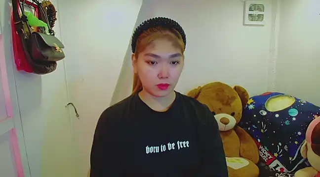 TR4NSCUTI3 online show from 02-02-25, 01:02