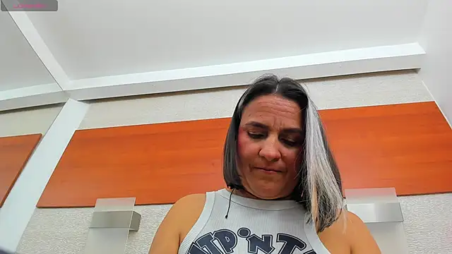 Snapshot of allice_green chatting on 06-09-26, 01:50 allice green online show from 06-09-26, 01:50