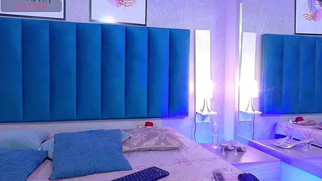 Snapshot of MiaMidnnightt chatting on 02-13-26, 12:12 MiaMidnnightt online show from 02-13-26, 12:12