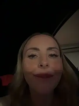 EmaSalis online show from 04-10-26, 11:48