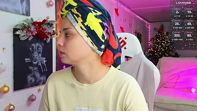 Misss Vikk online show from 12-19-25, 01:07