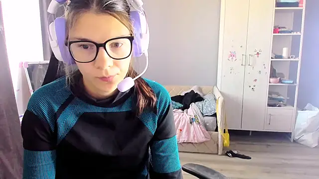 MollyLollipop online show from 10-16-25, 04:46