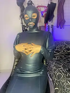 Snapshot of mylatexpleasure chatting on 08-01-26, 07:35 mylatexpleasure online show from 08-01-26, 07:35
