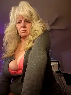 Snapshot of IMS_BHAVEN chatting on 01-12-25, 04:00 IMS BHAVEN online show from 01-12-25, 04:00