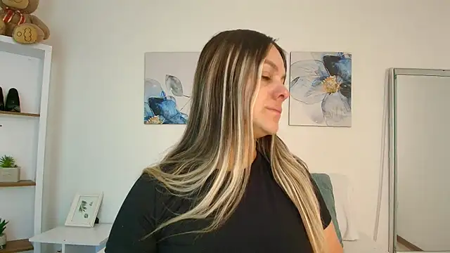 Isabella Harley online show from 07-10-26, 01:25
