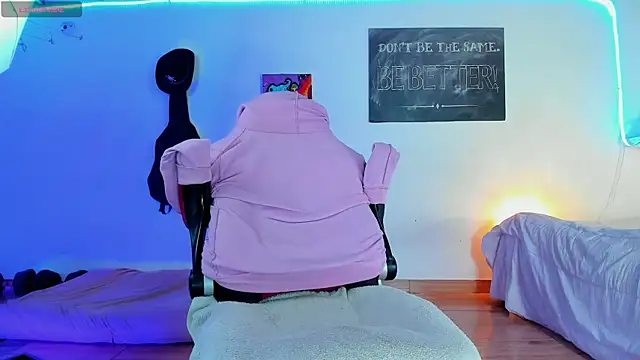 Snapshot of RyanCarter_ chatting on 12-07-24, 03:08 RyanCarter online show from 12-07-24, 03:08