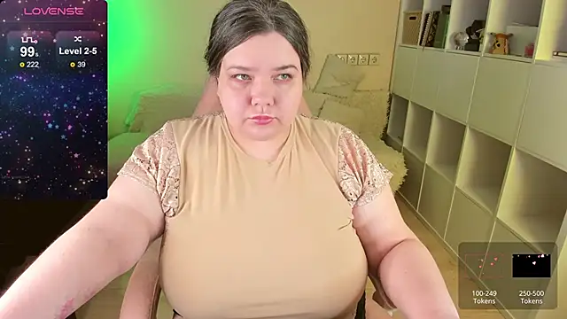 Snapshot of PlumPie chatting on 03-01-25, 05:27 PlumPie online show from 03-01-25, 05:27