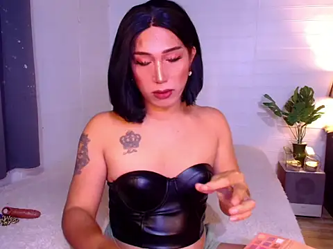 MissMagdalena online show from 11-25-25, 05:24