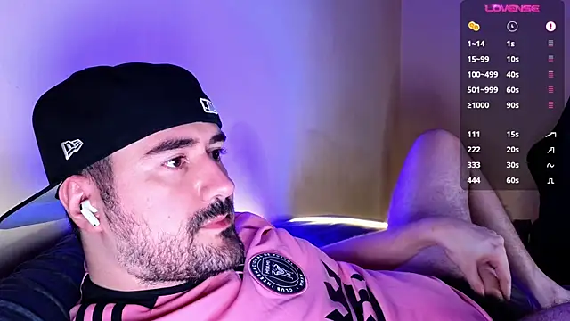 Snapshot of DominantTheo chatting on 02-02-25, 06:26 DominantTheo online show from 02-02-25, 06:26