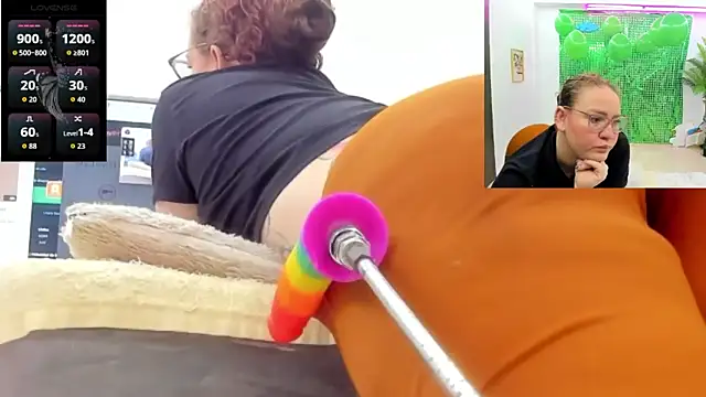 Paulina Davis  online show from 03-25-26, 10:05