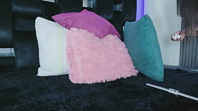Snapshot of levana1 chatting on 05-09-26, 11:10 levana1 online show from 05-09-26, 11:10