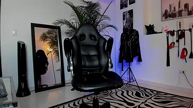 MrFrank tattoo online show from 01-20-25, 03:39