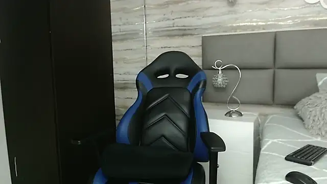 Snapshot of oliver__brown chatting on 01-15-25, 08:26 oliver brown online show from 01-15-25, 08:26