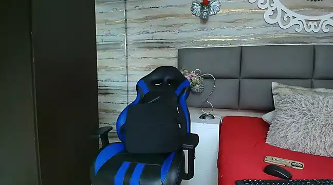 Snapshot of oliver__brown chatting on 03-11-25, 08:31 oliver brown online show from 03-11-25, 08:31