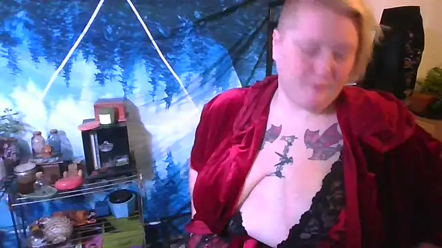 buxombosums online show from 12-15-25, 07:12