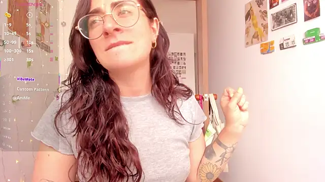 linda giggle online show from 10-22-25, 02:17