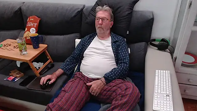 Nudelschwanz online show from 03-09-25, 10:19